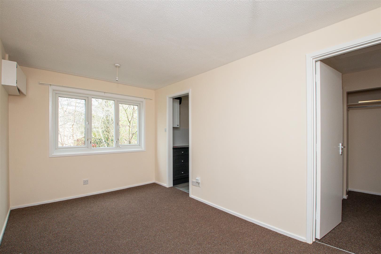 1 bed property in Forest Rise, Milton Keynes